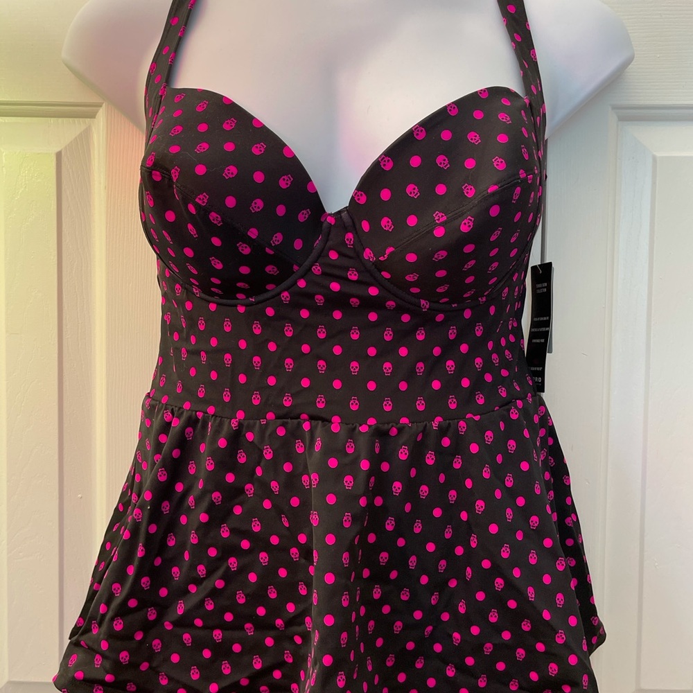BNWT Torrid skull print bathing suit size 2